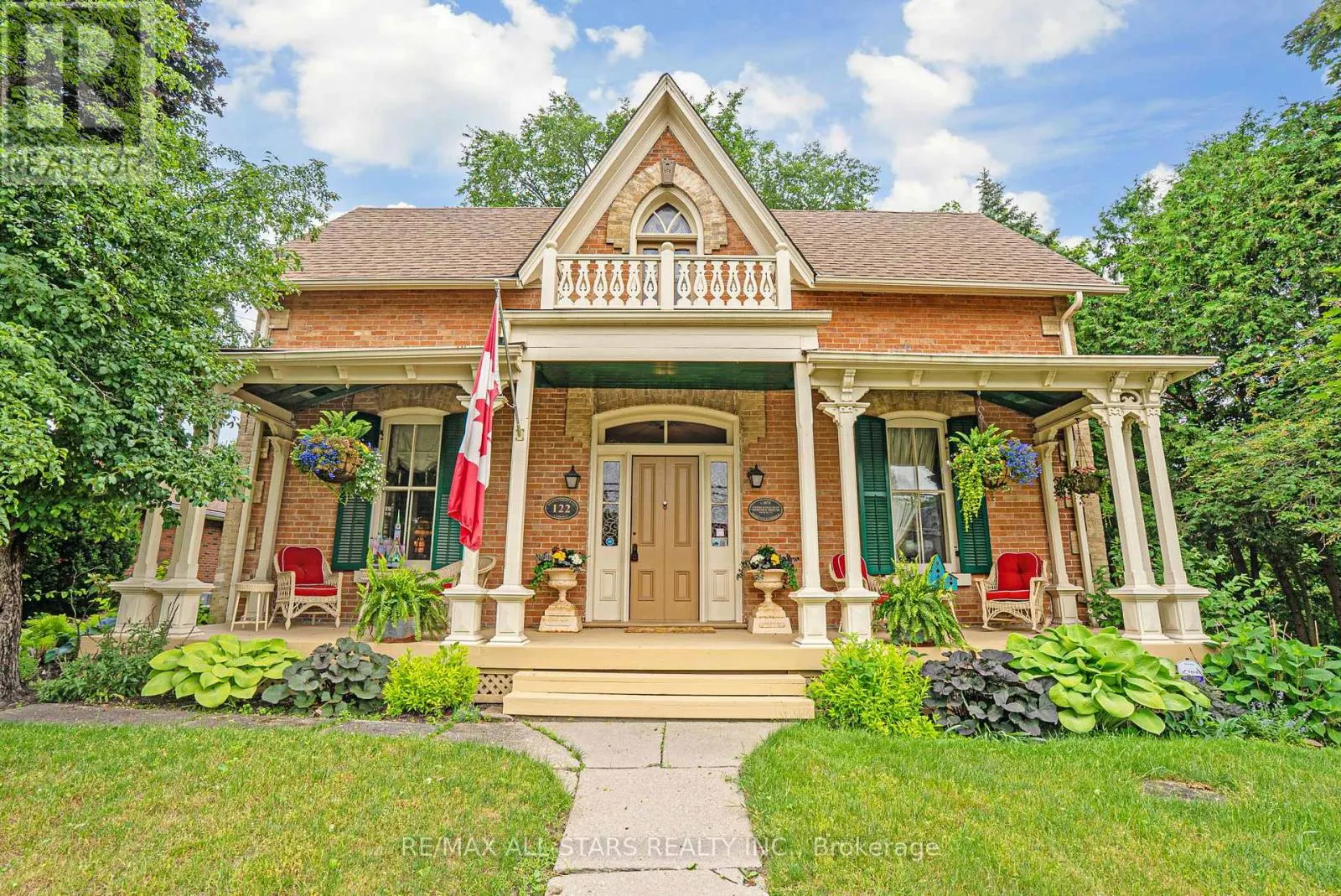 122 BROCK STREET E