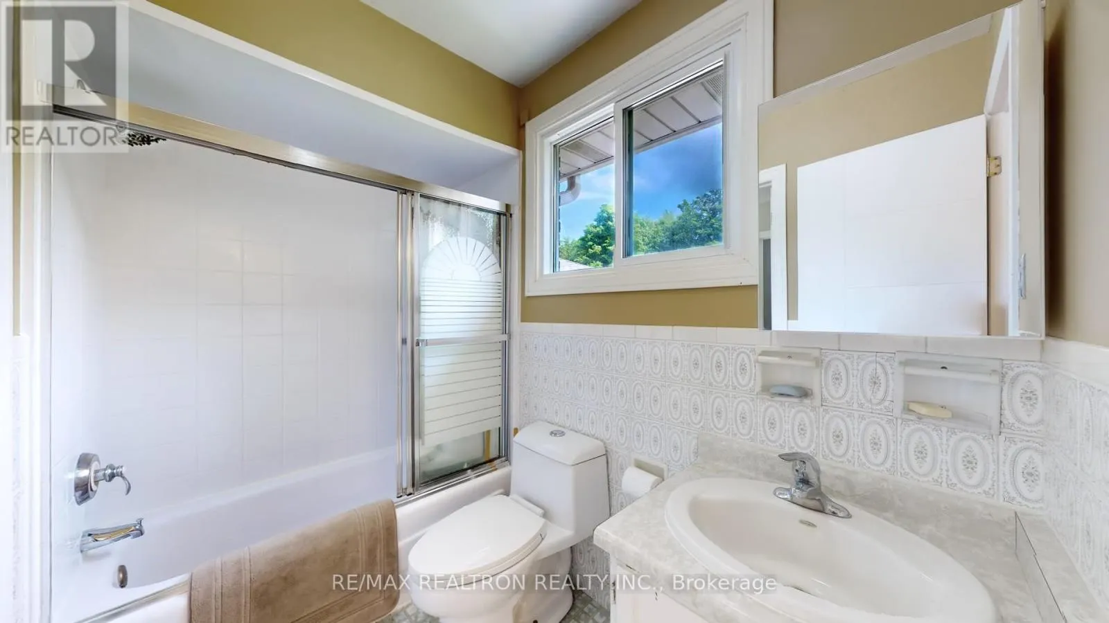 2521 MT ALBERT ROAD