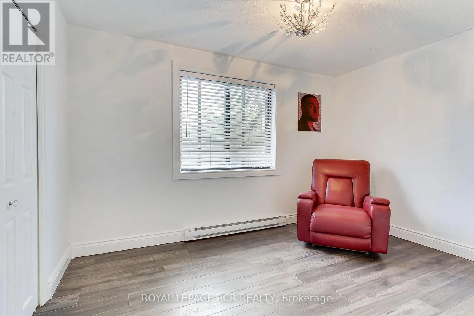 9 - 136 SCANLON AVENUE