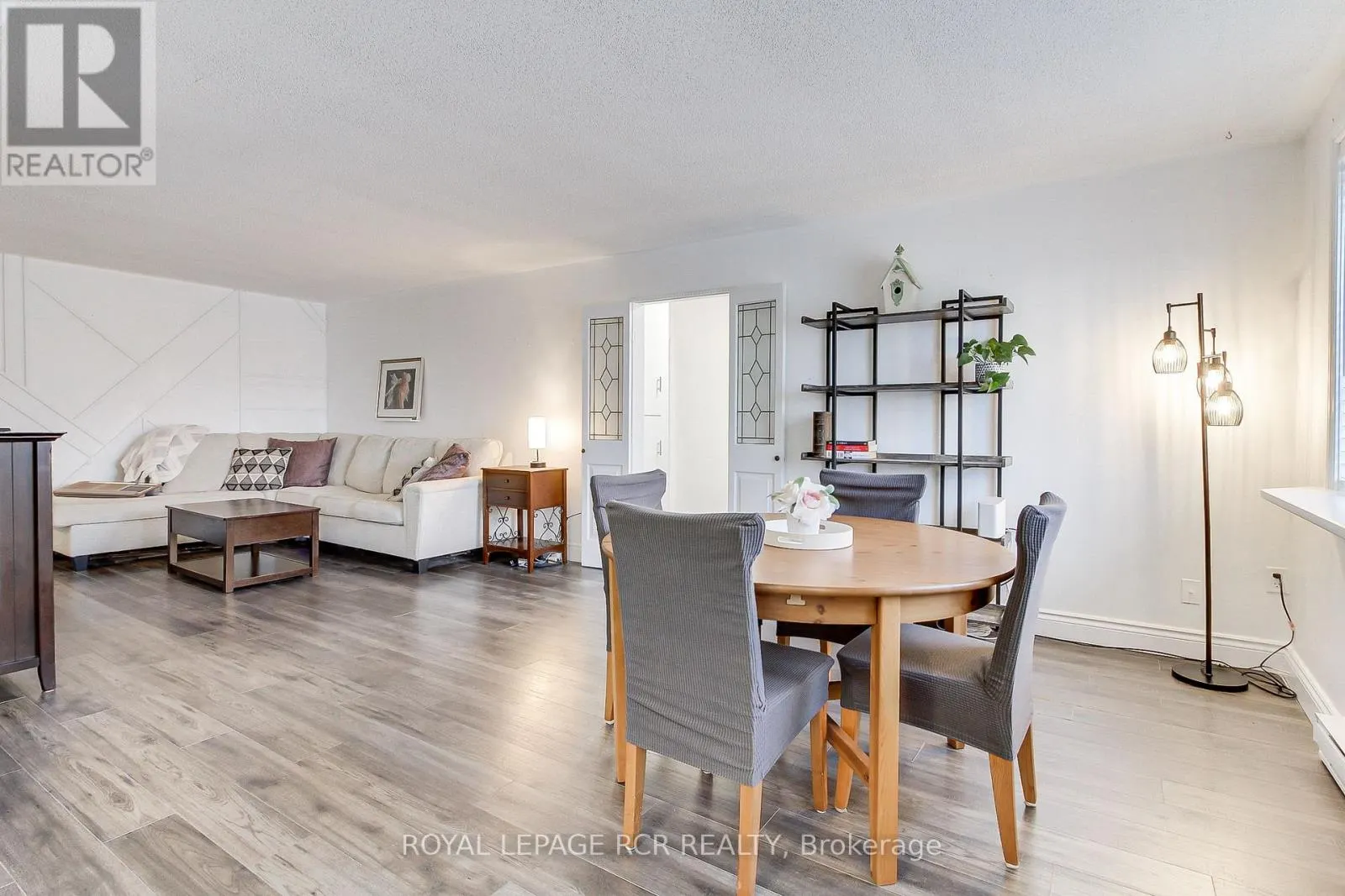 9 - 136 SCANLON AVENUE