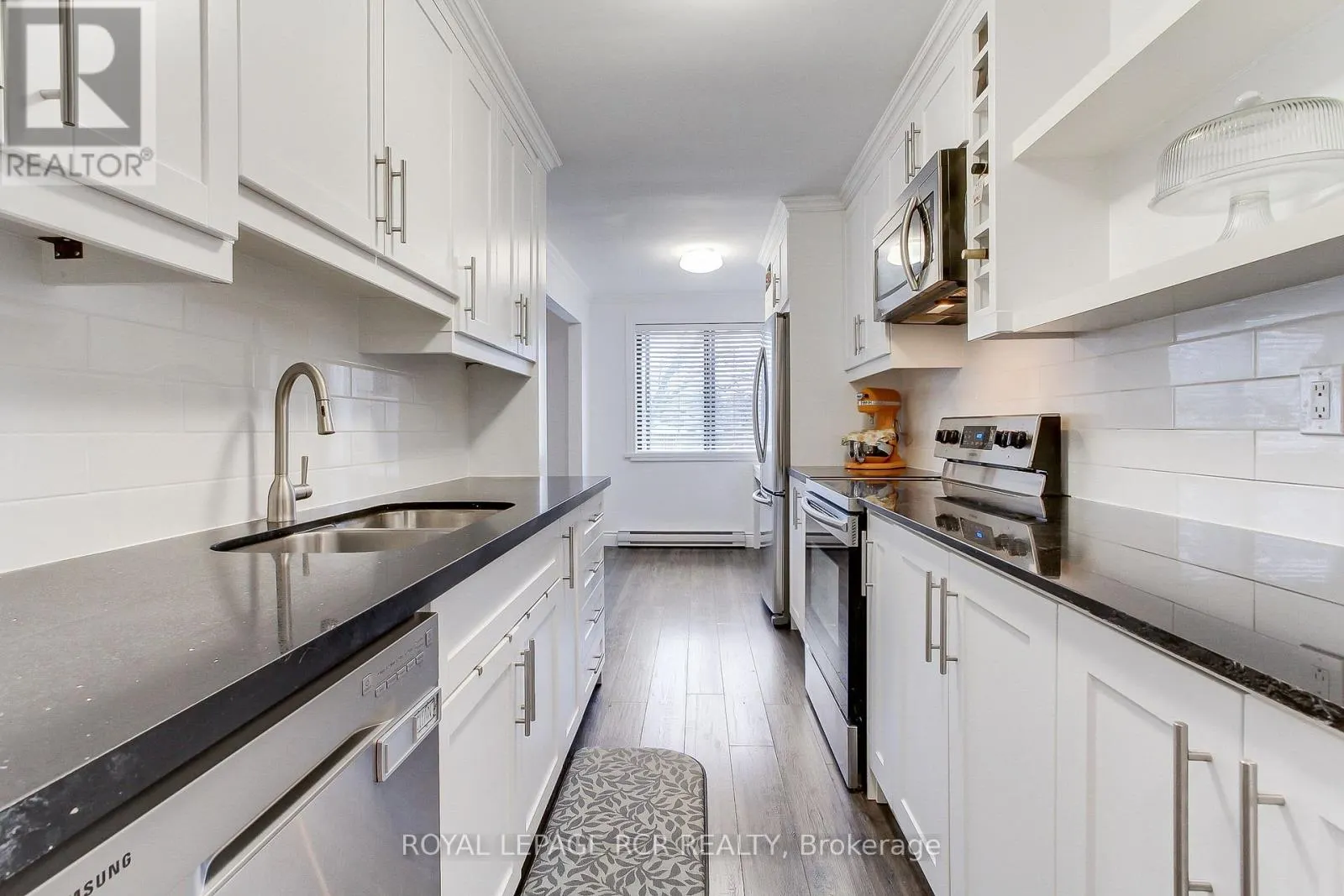 9 - 136 SCANLON AVENUE