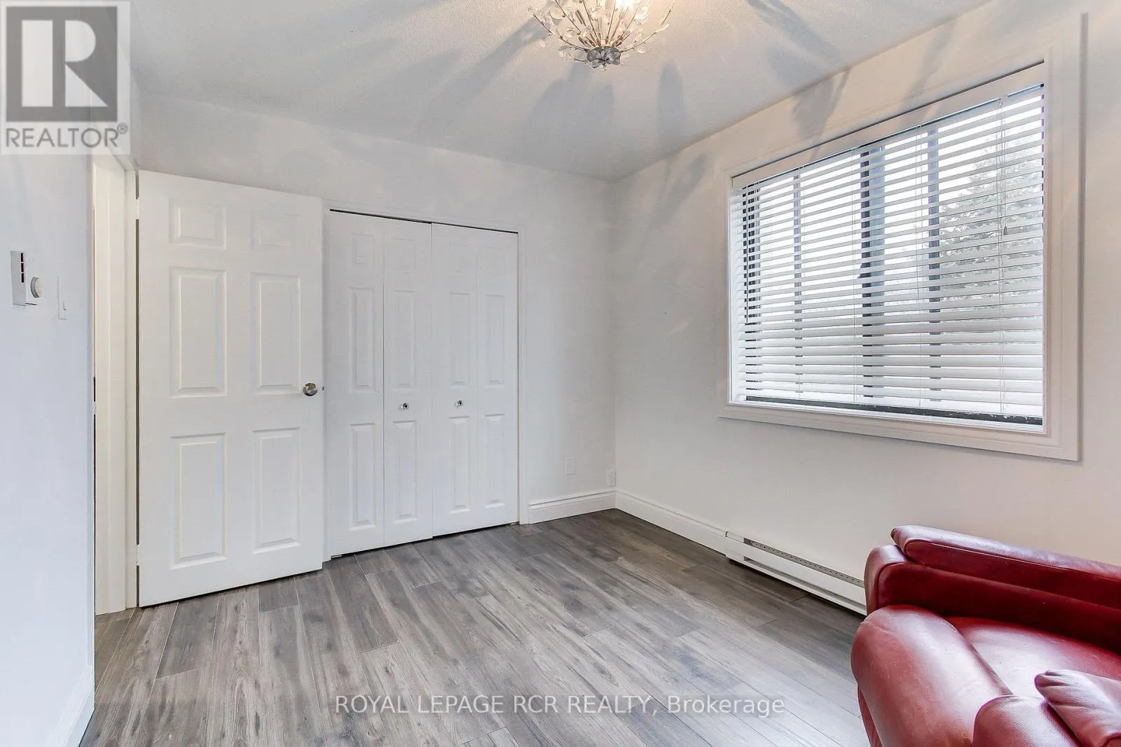 9 - 136 SCANLON AVENUE