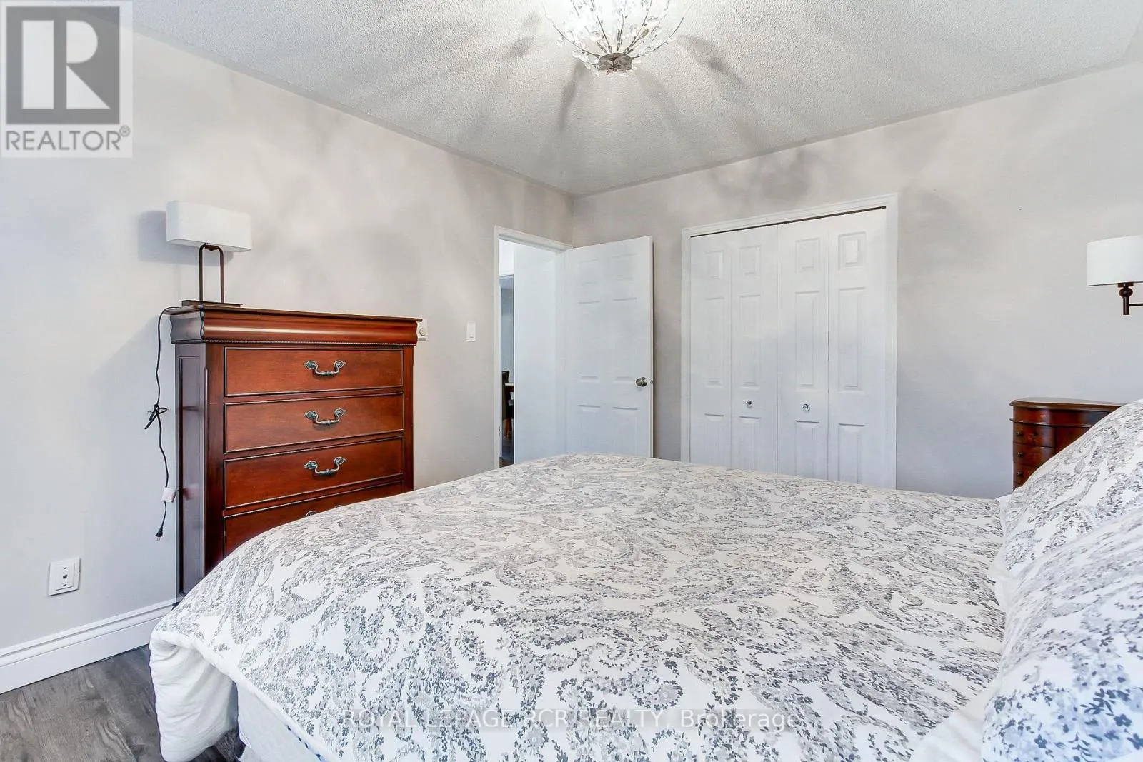 9 - 136 SCANLON AVENUE