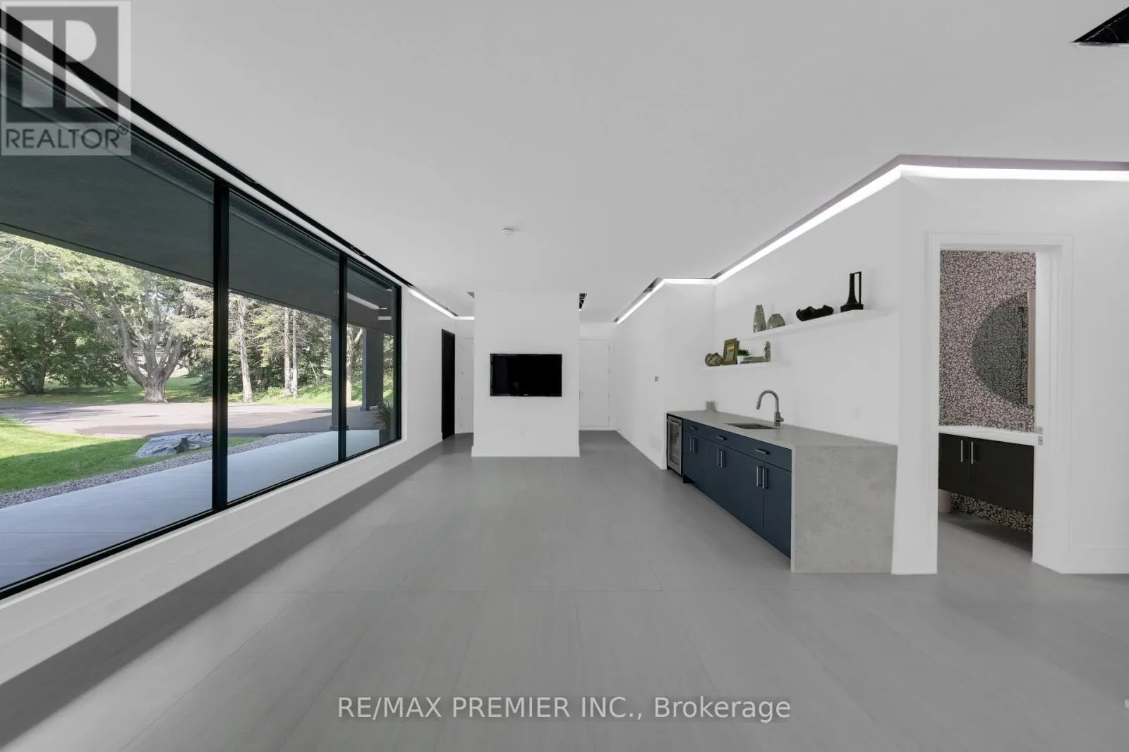 350 KINGSCROSS DRIVE