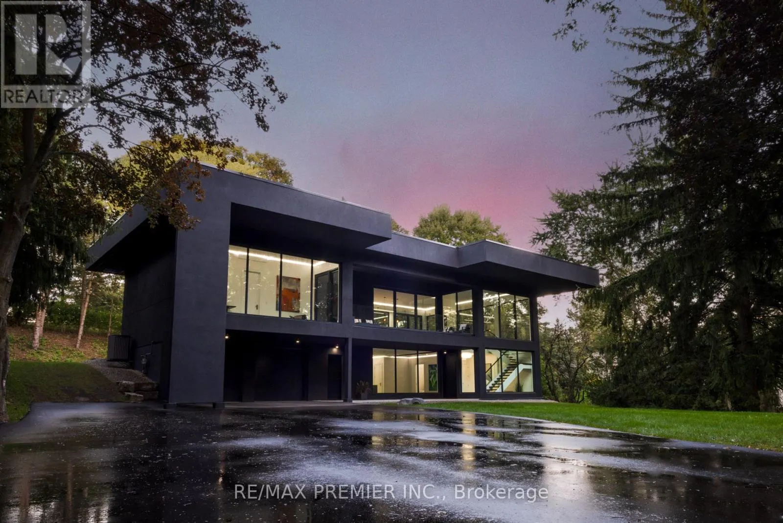 350 KINGSCROSS DRIVE