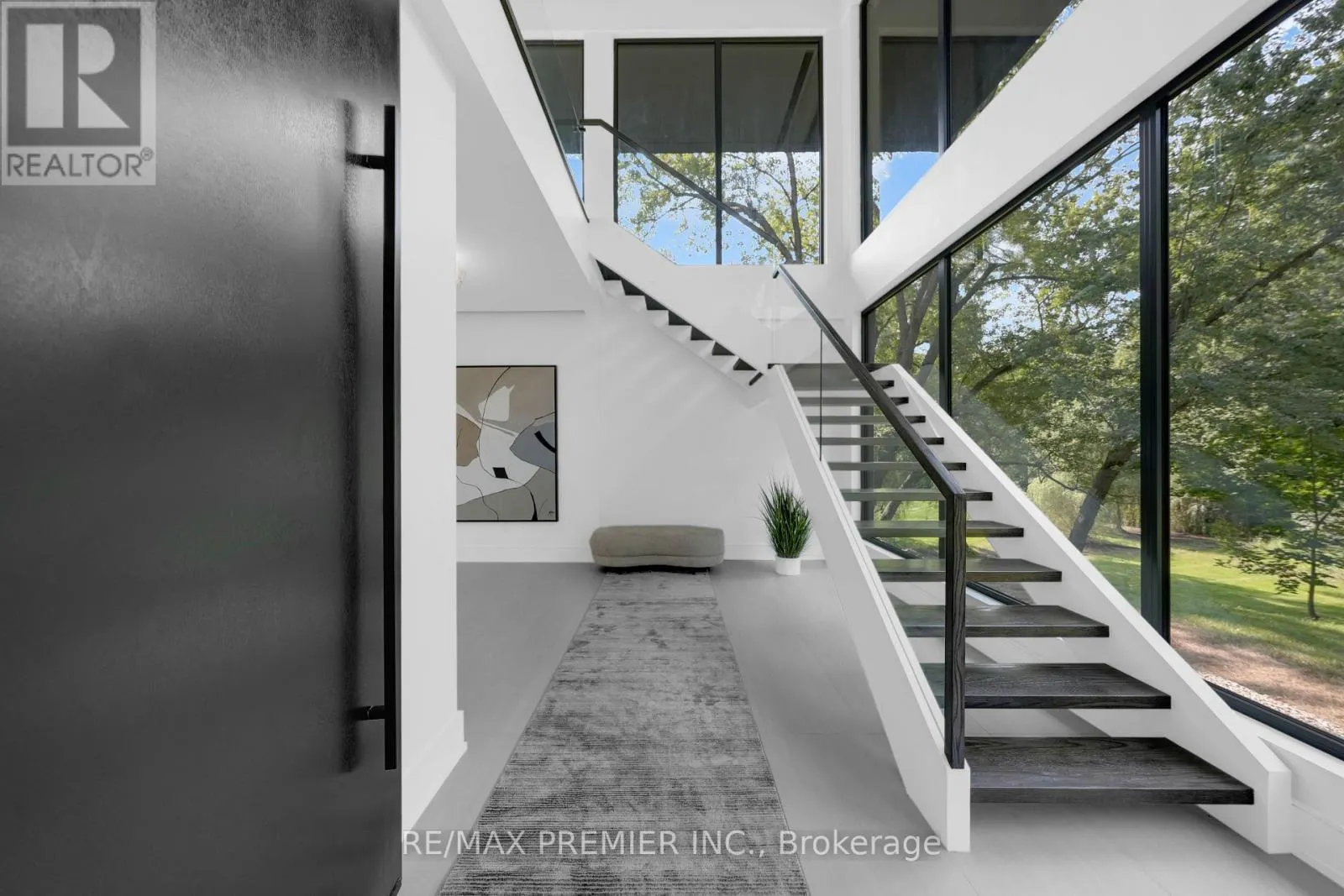 350 KINGSCROSS DRIVE