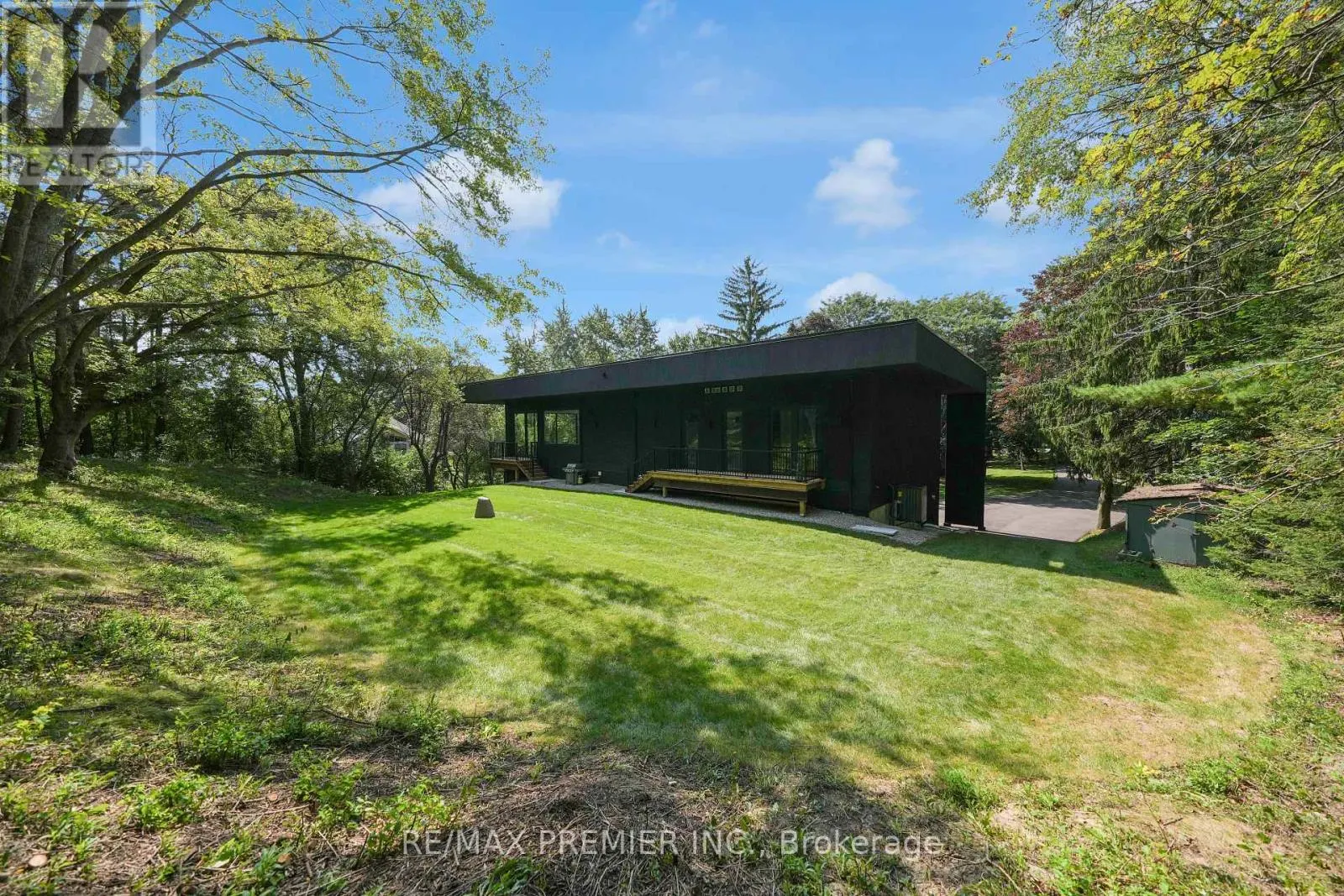 350 KINGSCROSS DRIVE