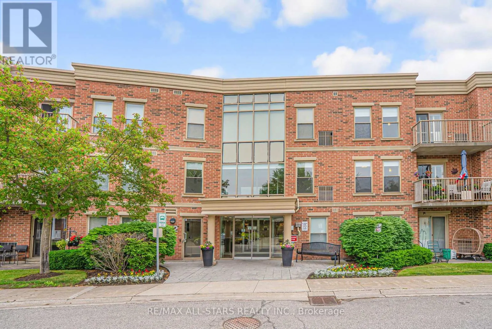 210 - 22 JAMES HILL COURT