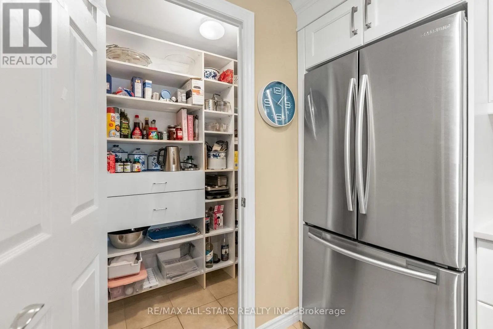 210 - 22 JAMES HILL COURT