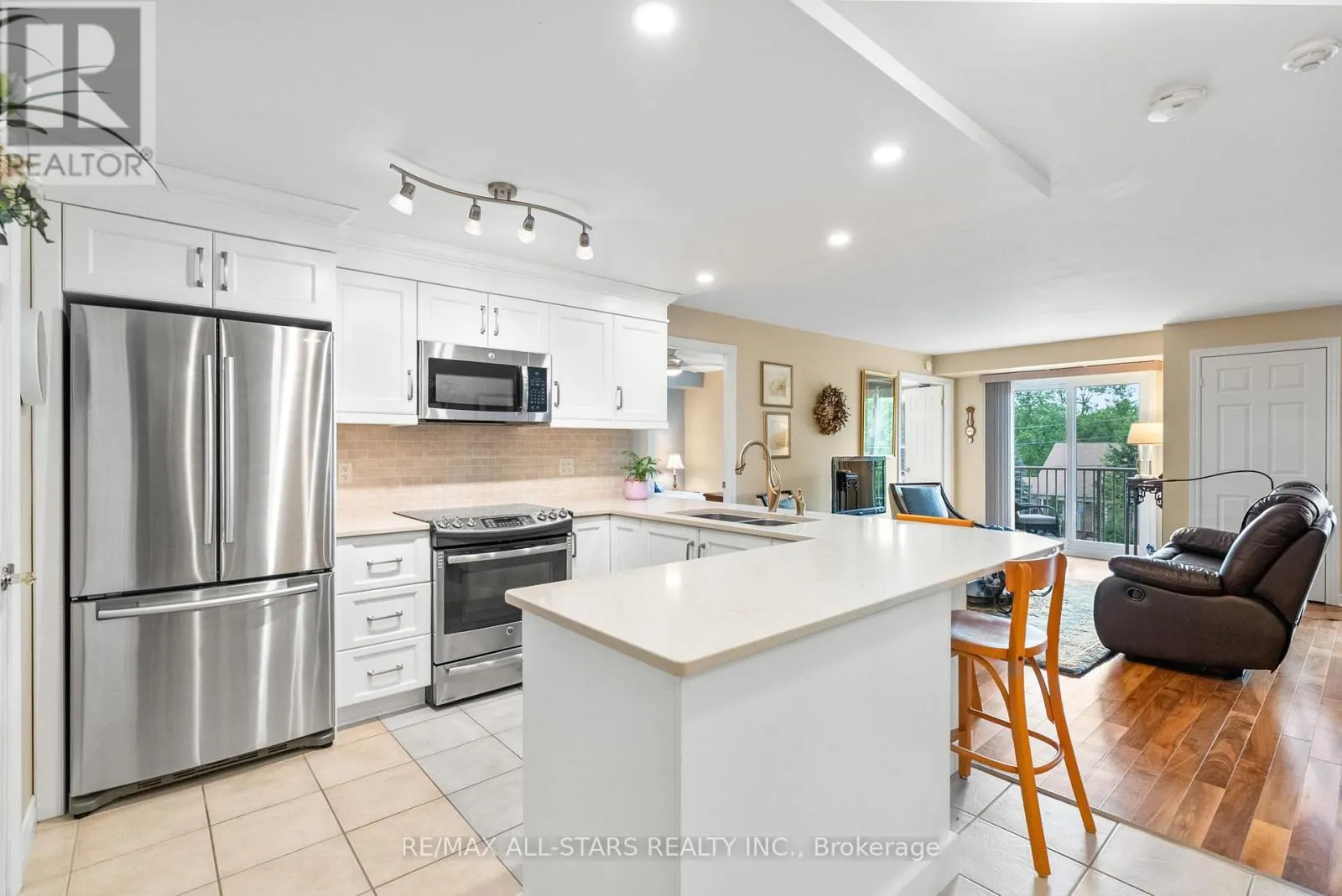 210 - 22 JAMES HILL COURT