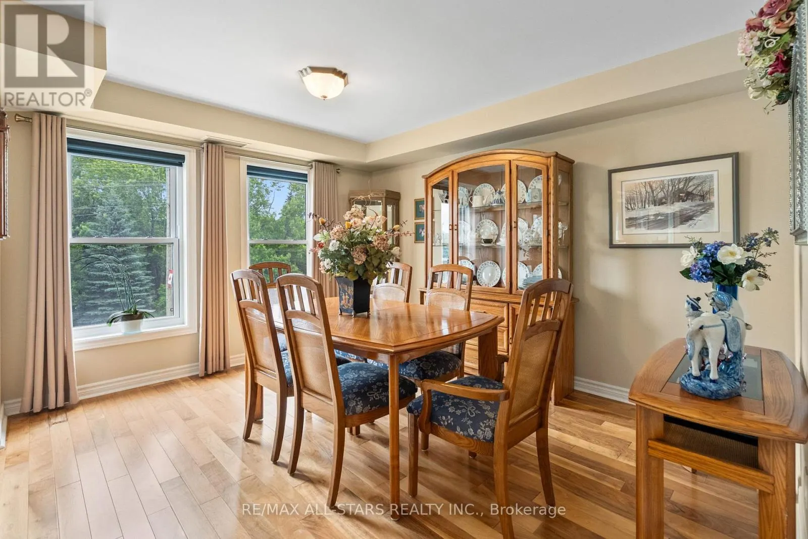 210 - 22 JAMES HILL COURT