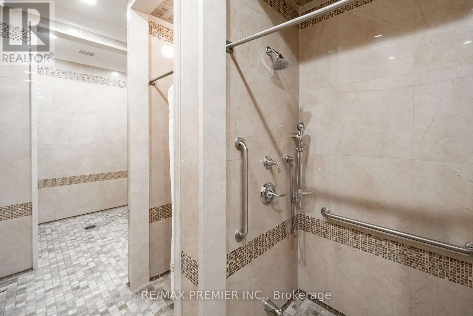 PH06 - 9255 JANE STREET