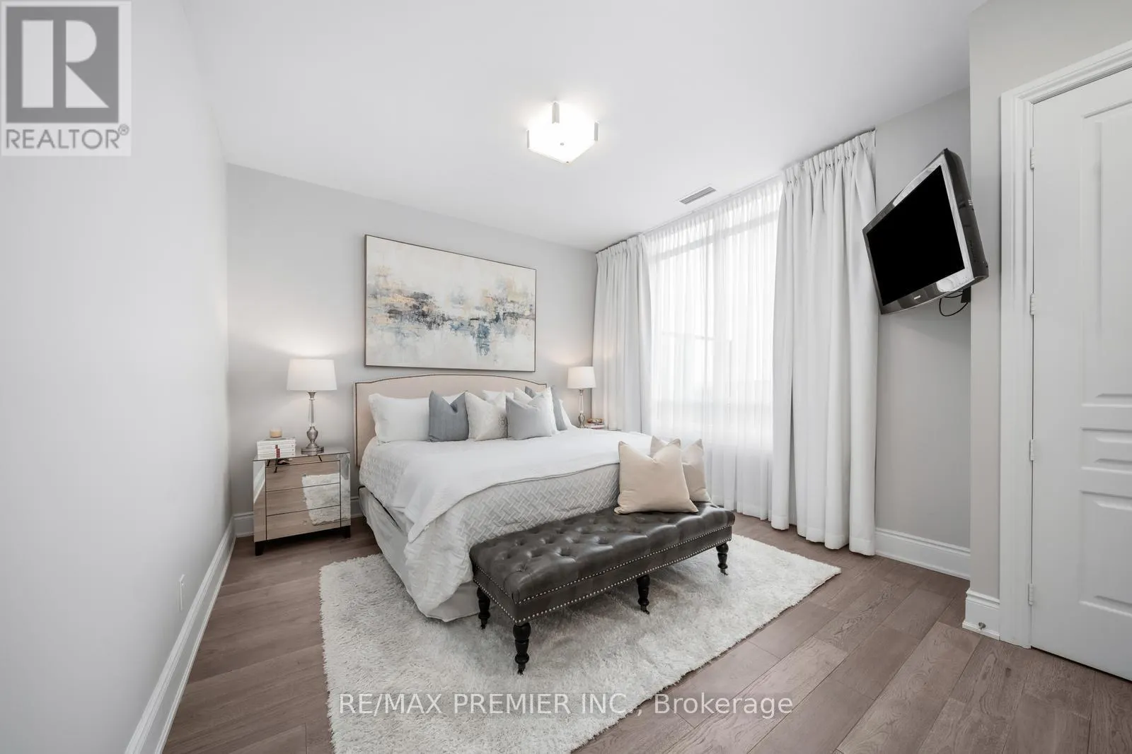 PH06 - 9255 JANE STREET