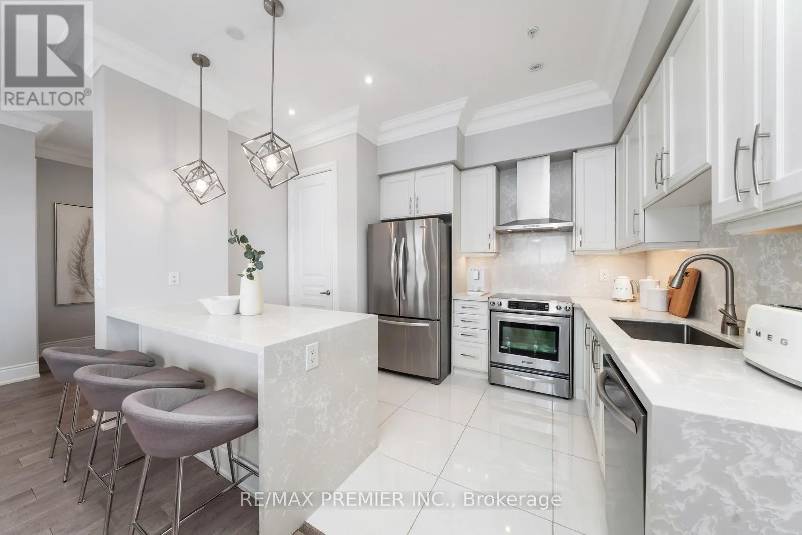 PH06 - 9255 JANE STREET