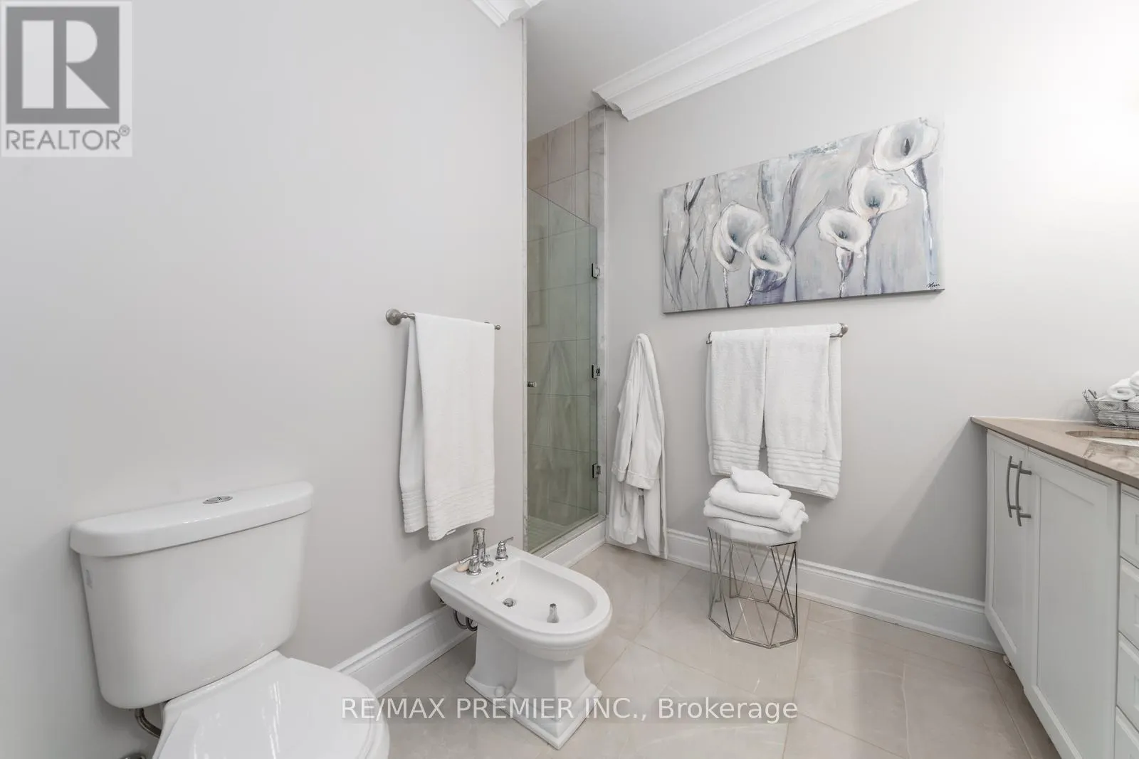 PH06 - 9255 JANE STREET