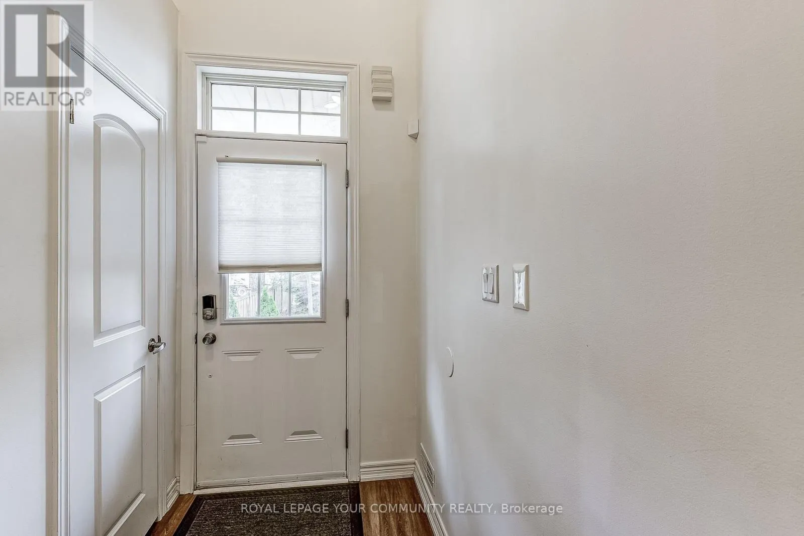 11 - 9205 BATHURST STREET