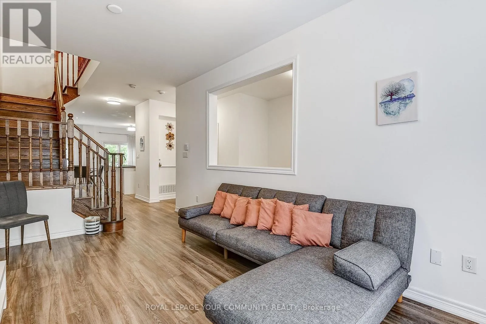 11 - 9205 BATHURST STREET