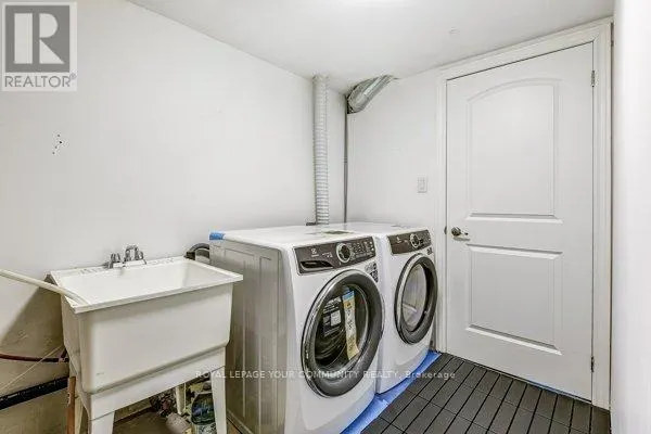 11 - 9205 BATHURST STREET