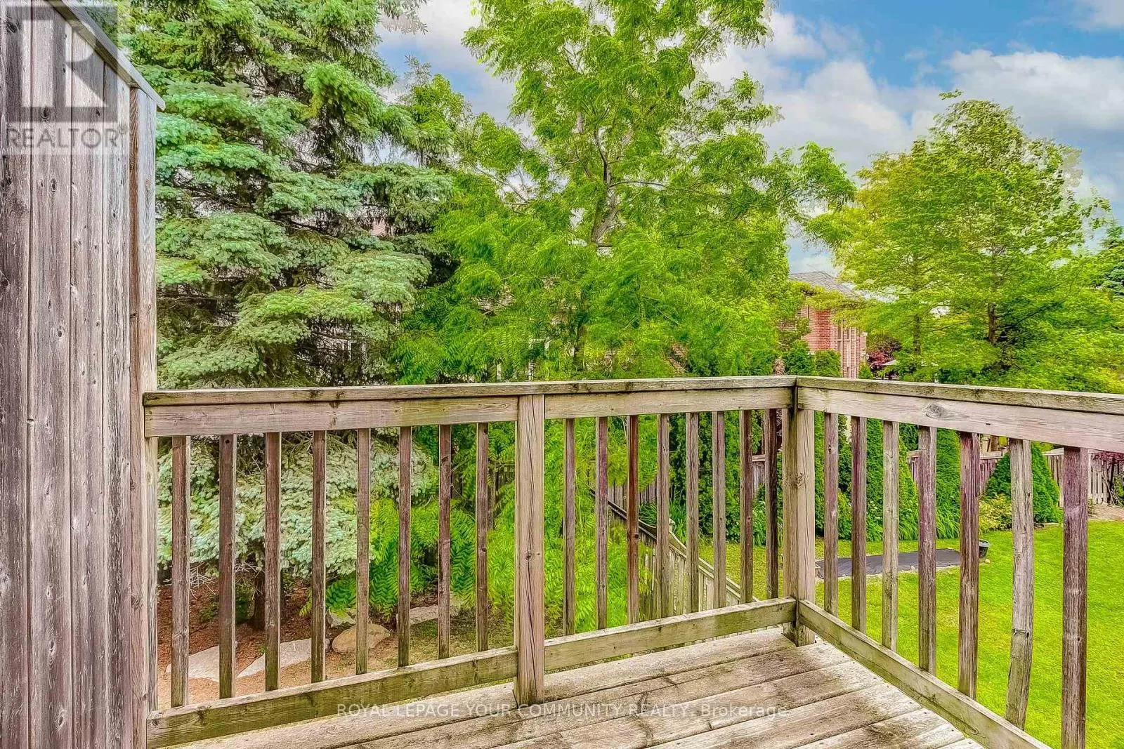 11 - 9205 BATHURST STREET
