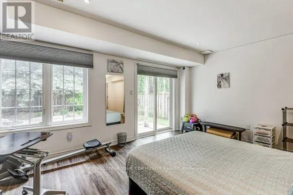11 - 9205 BATHURST STREET