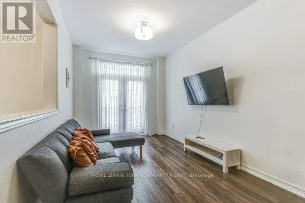 11 - 9205 BATHURST STREET