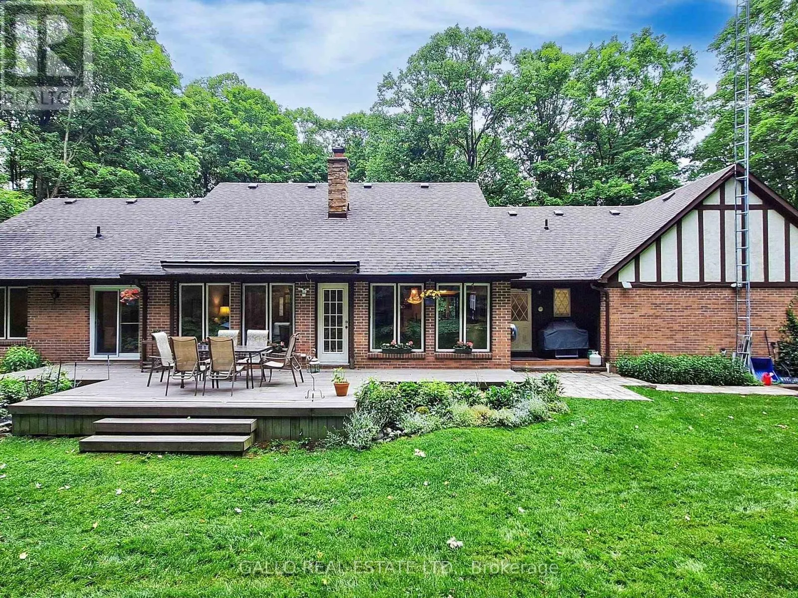 15 MAPLE BUSH TRAIL
