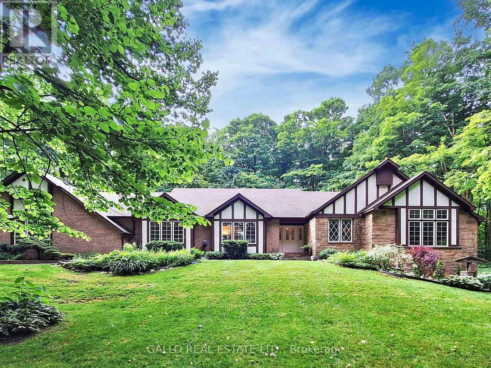 15 MAPLE BUSH TRAIL