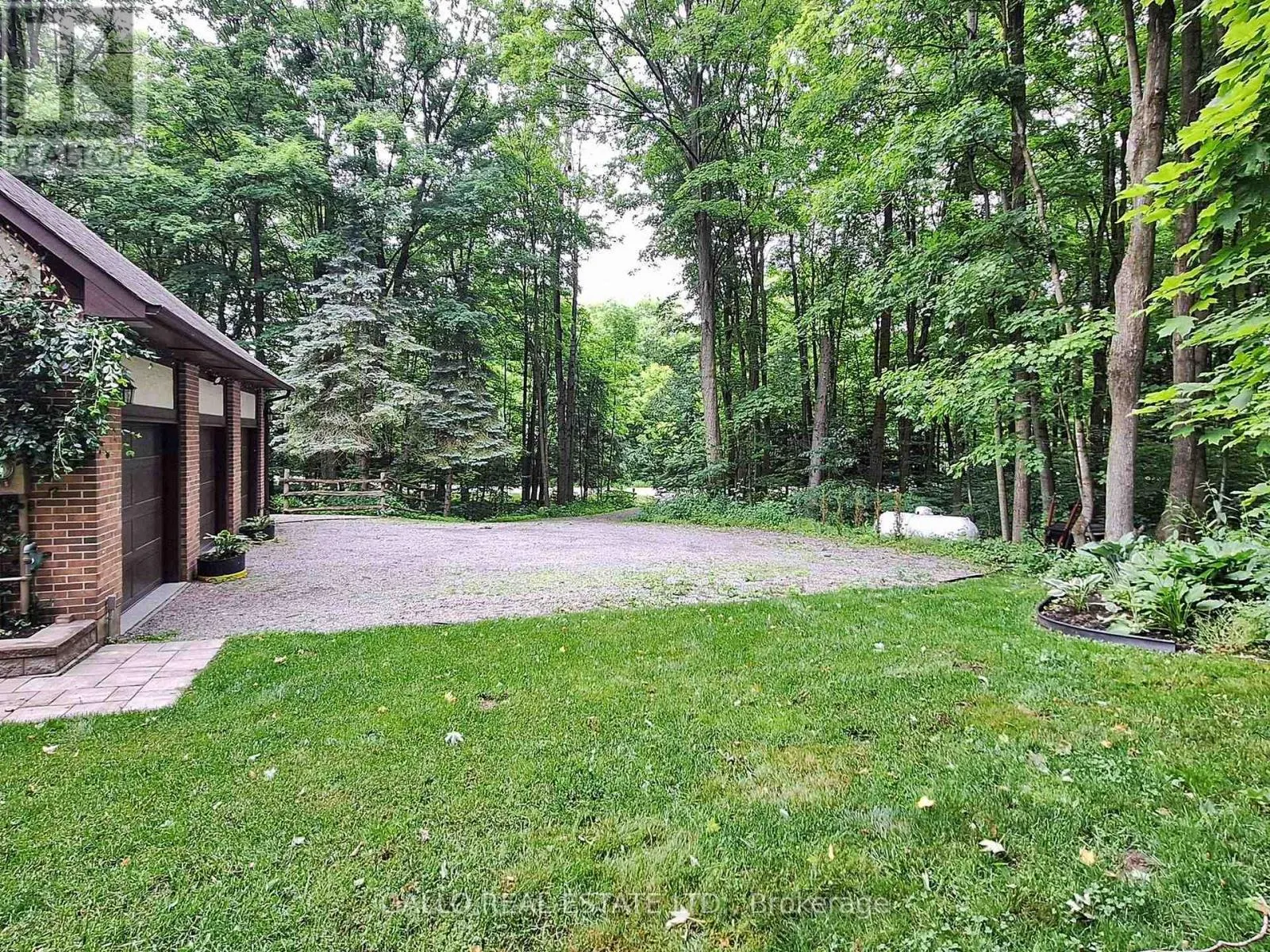 15 MAPLE BUSH TRAIL