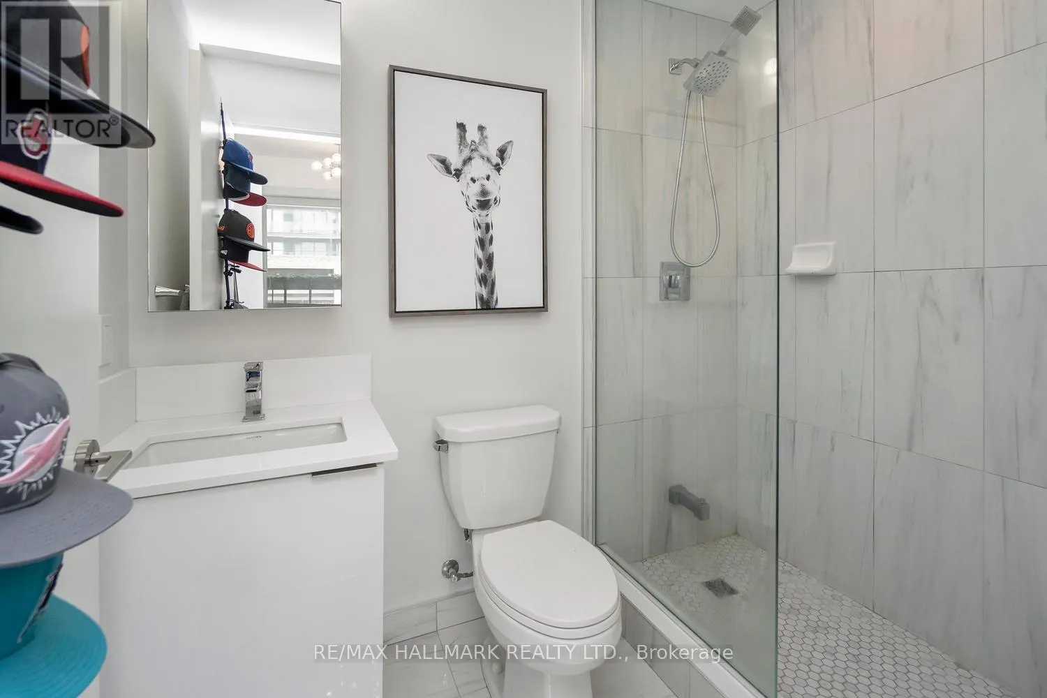 729 - 99 EAGLE ROCK WAY