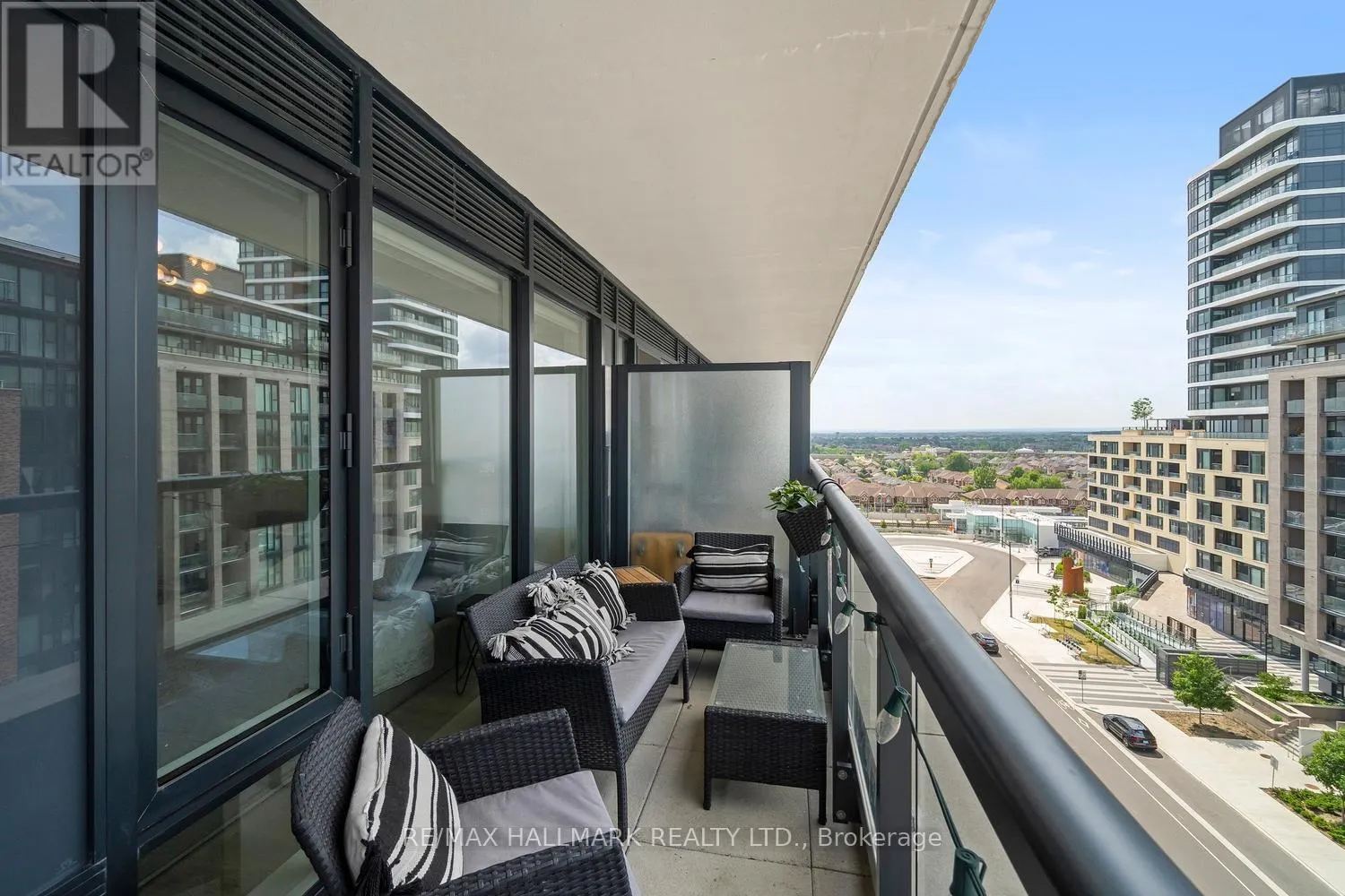729 - 99 EAGLE ROCK WAY
