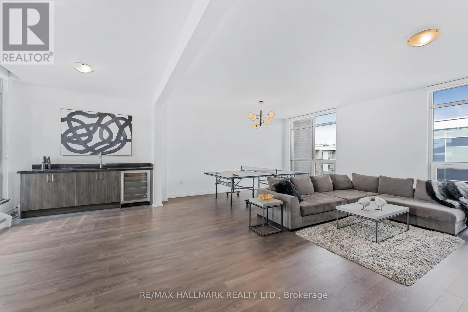 3712 FERRETTI COURT