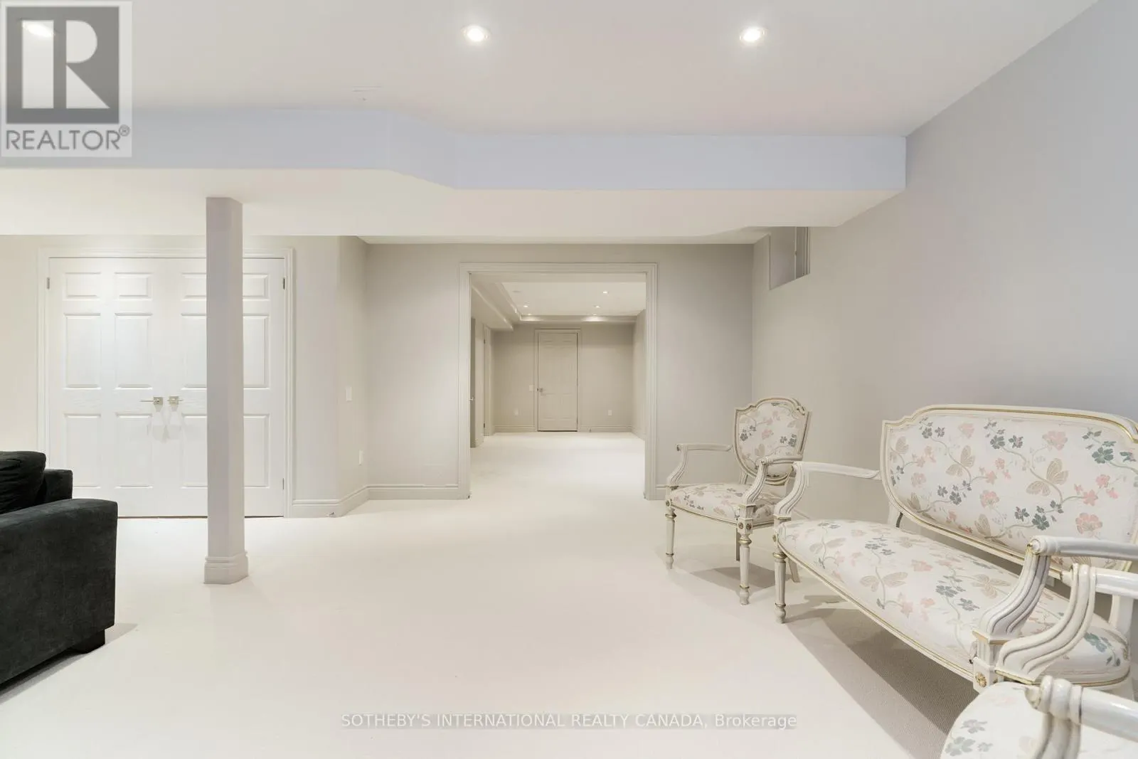 4 - 10 KENDRICK CRESCENT