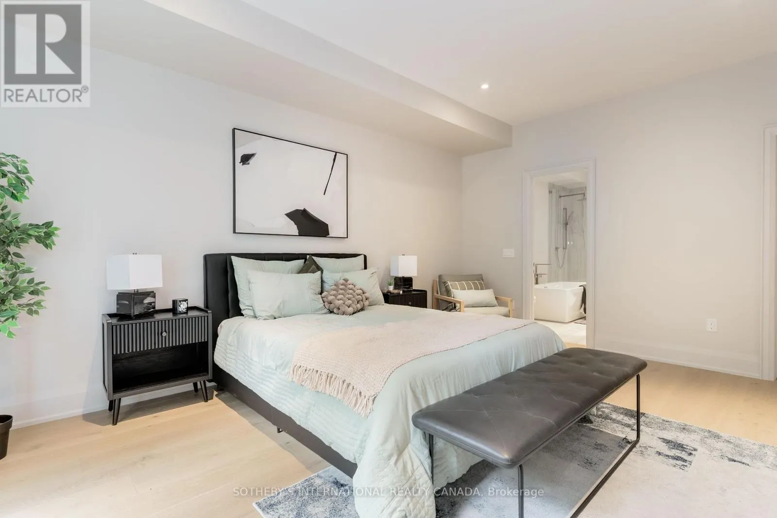 4 - 10 KENDRICK CRESCENT