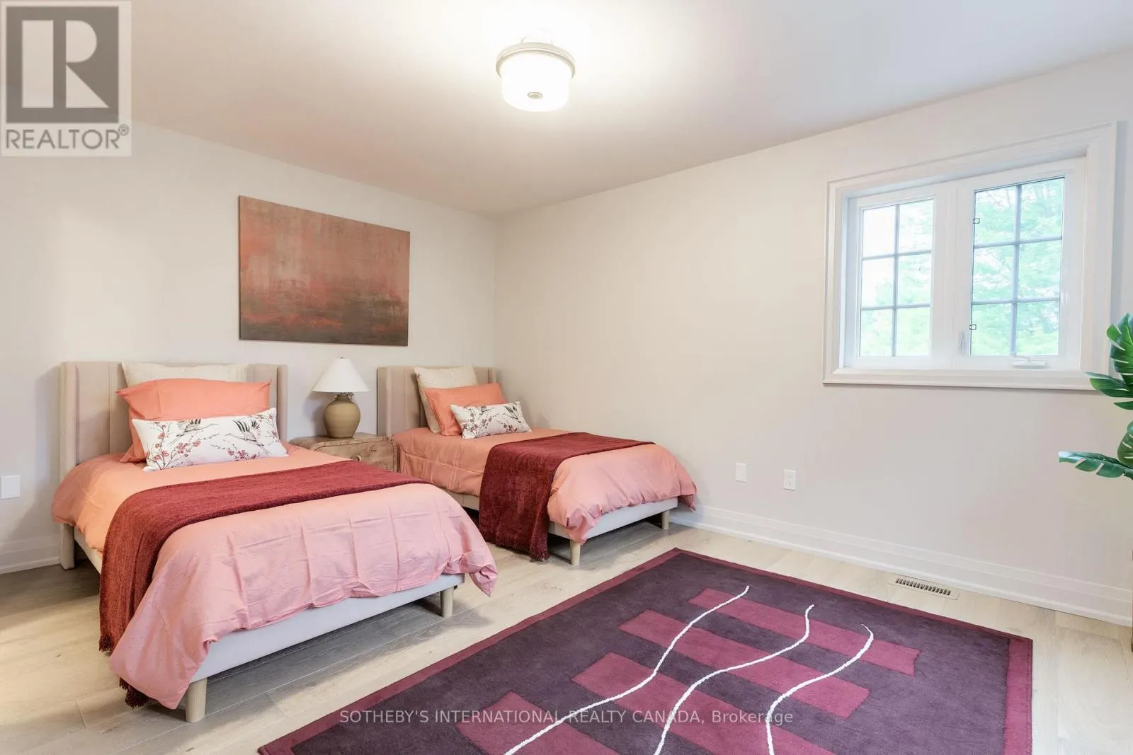 4 - 10 KENDRICK CRESCENT