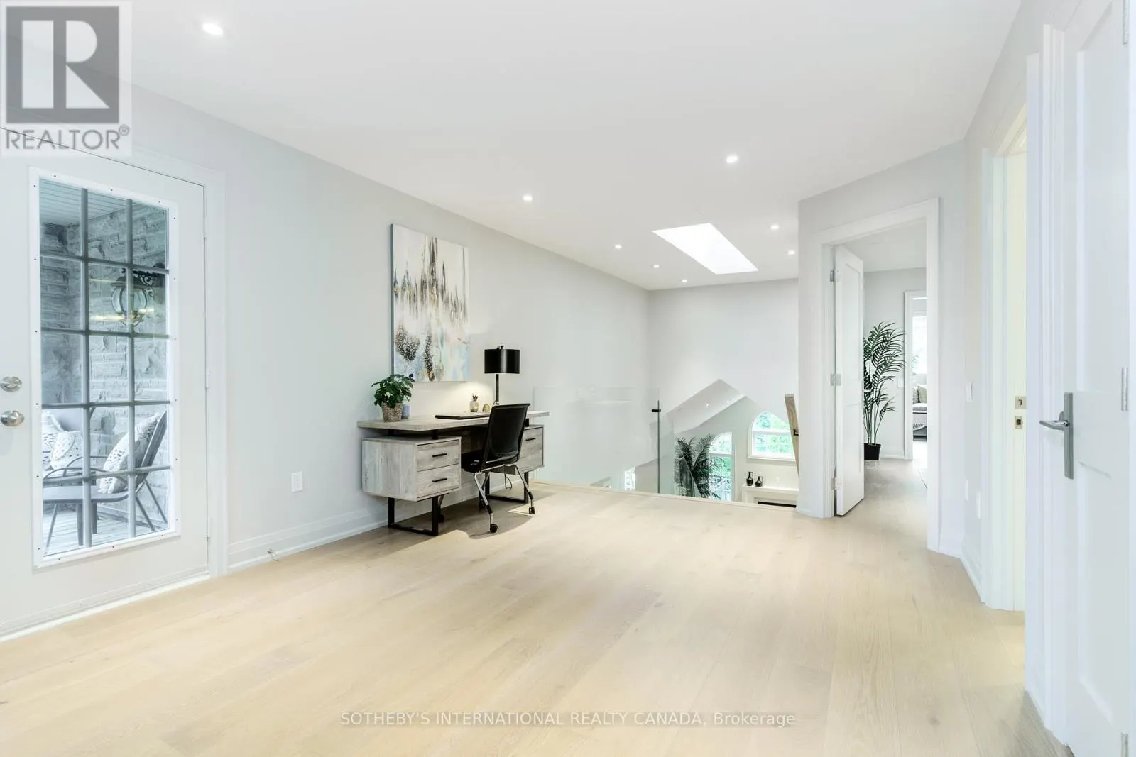 4 - 10 KENDRICK CRESCENT