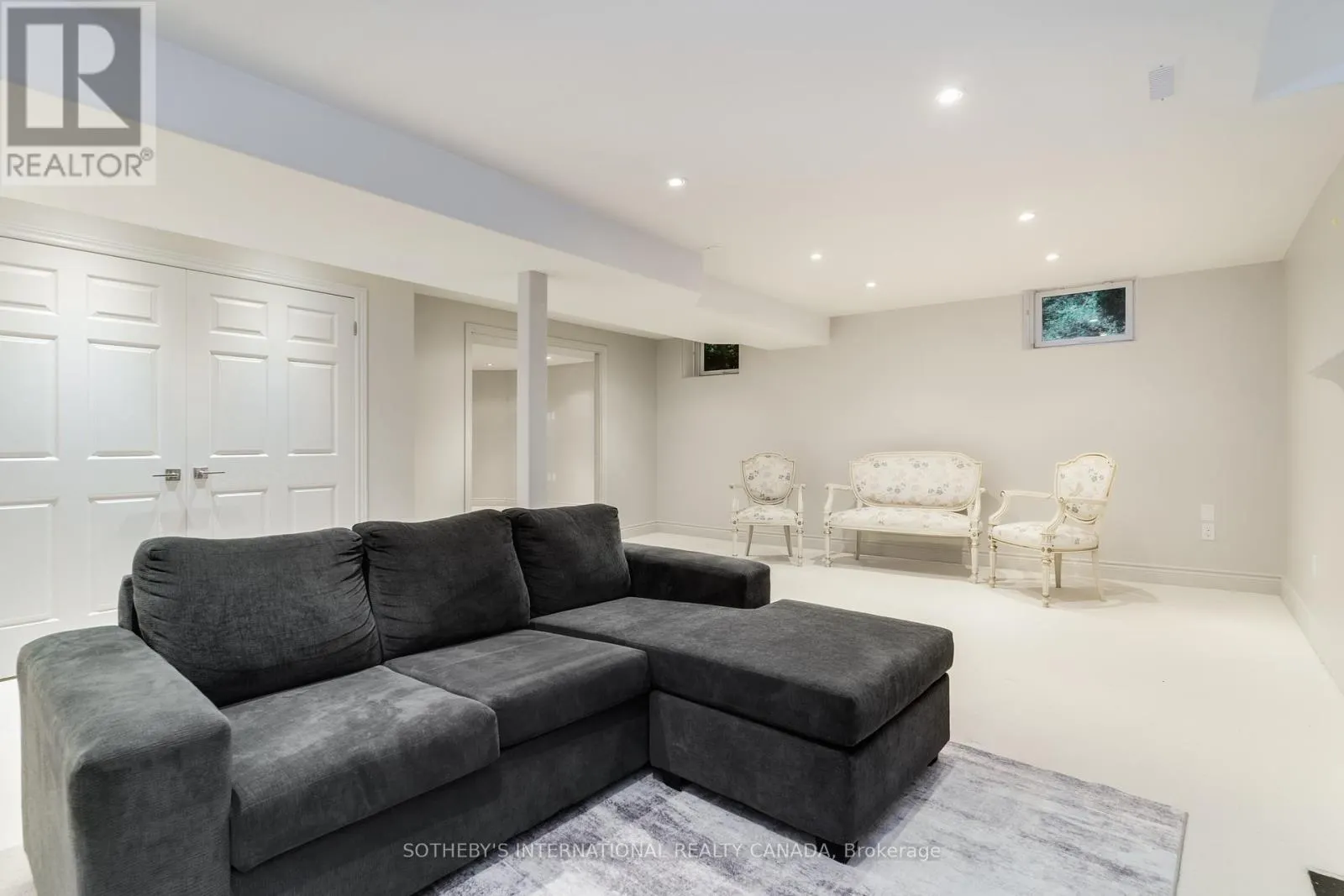 4 - 10 KENDRICK CRESCENT