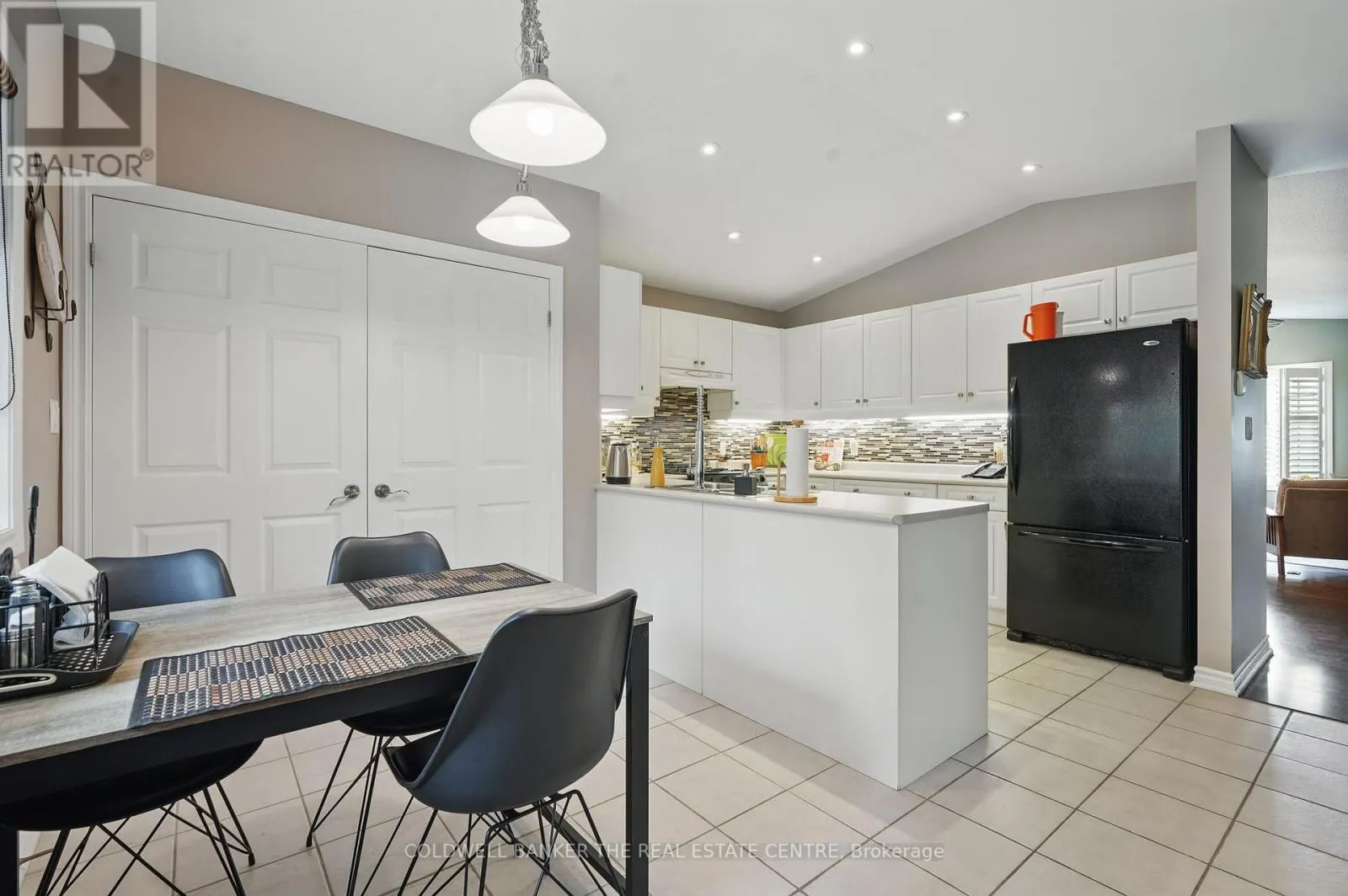 15 RECREATION DRIVE