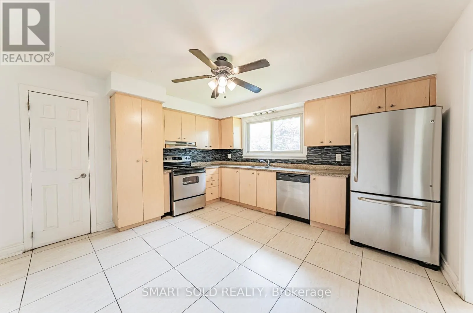 75 STOCKDALE CRESCENT