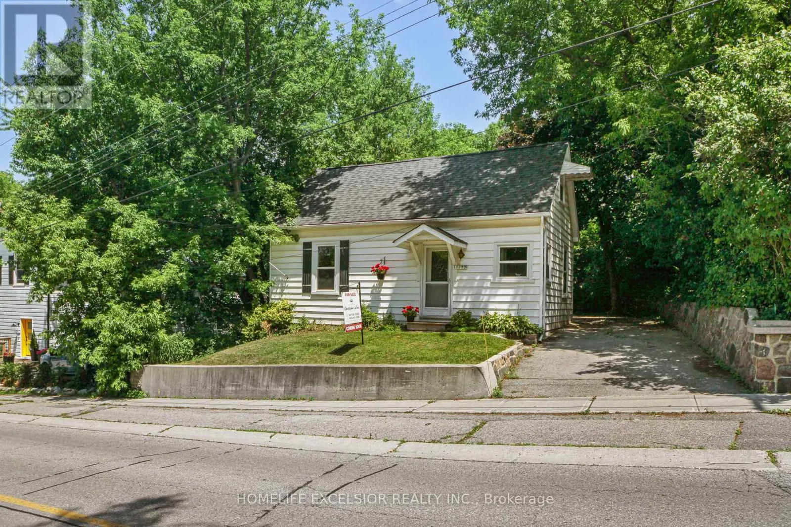 19043 CENTRE STREET