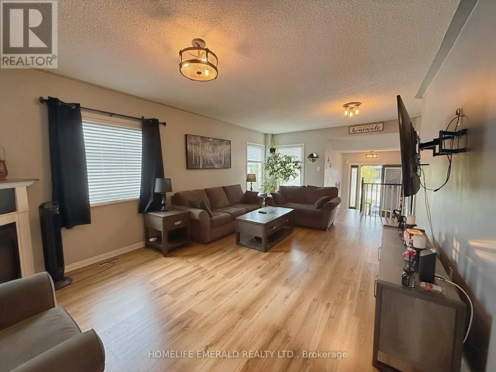 144 MAPLEWOOD DRIVE