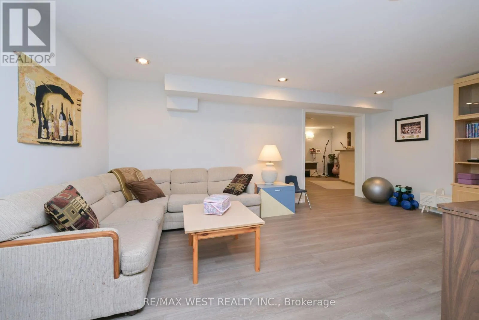 24 CEDARWOOD CRESCENT