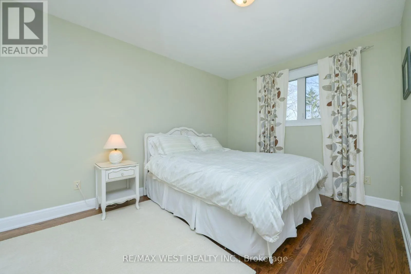 24 CEDARWOOD CRESCENT