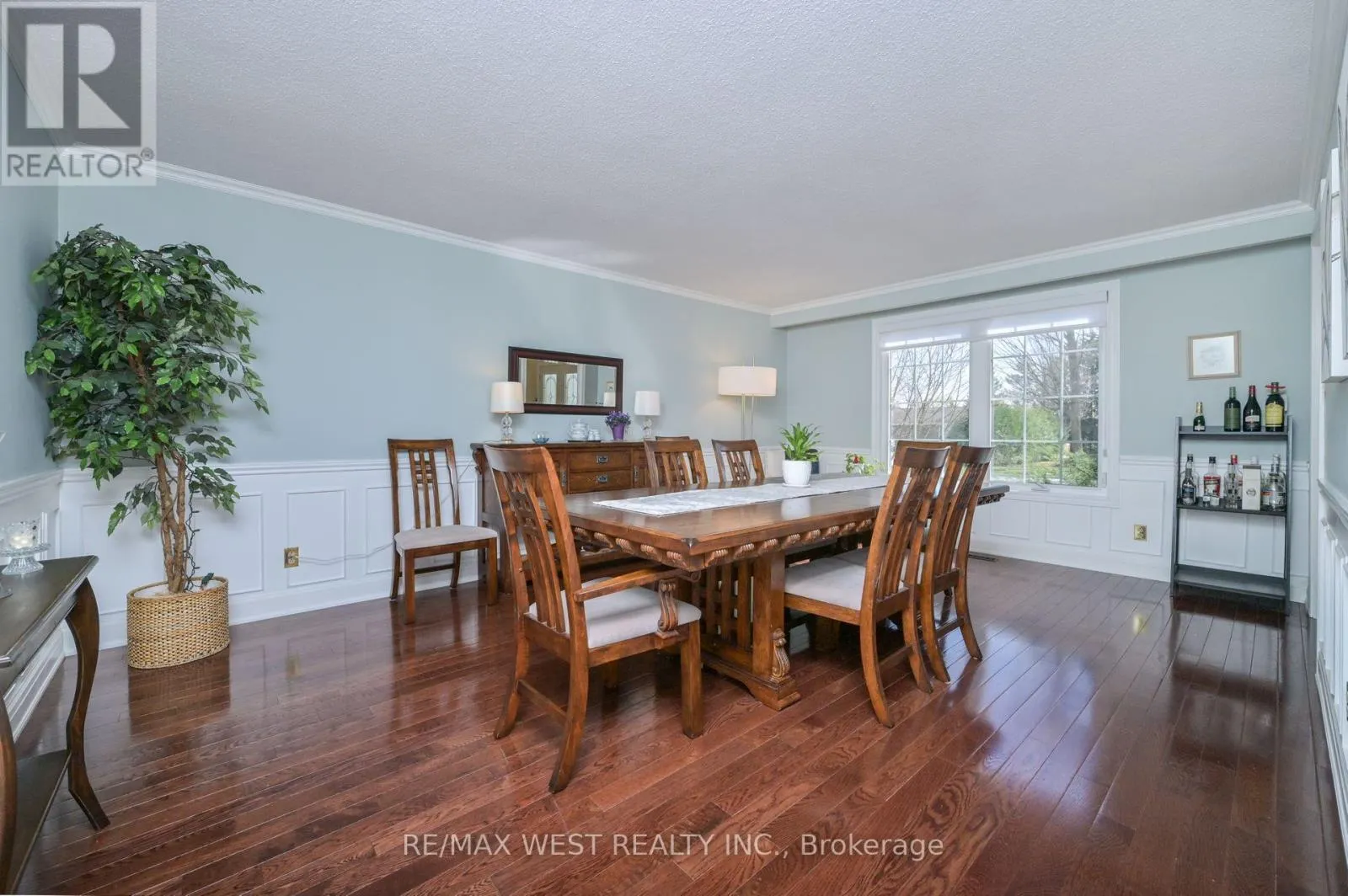 24 CEDARWOOD CRESCENT