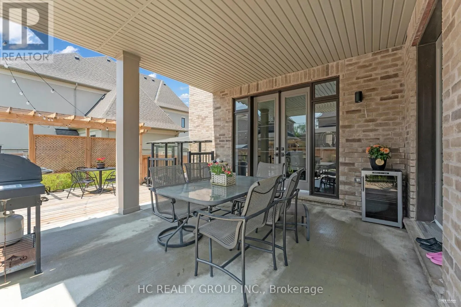 27 SIR HENRY COURT