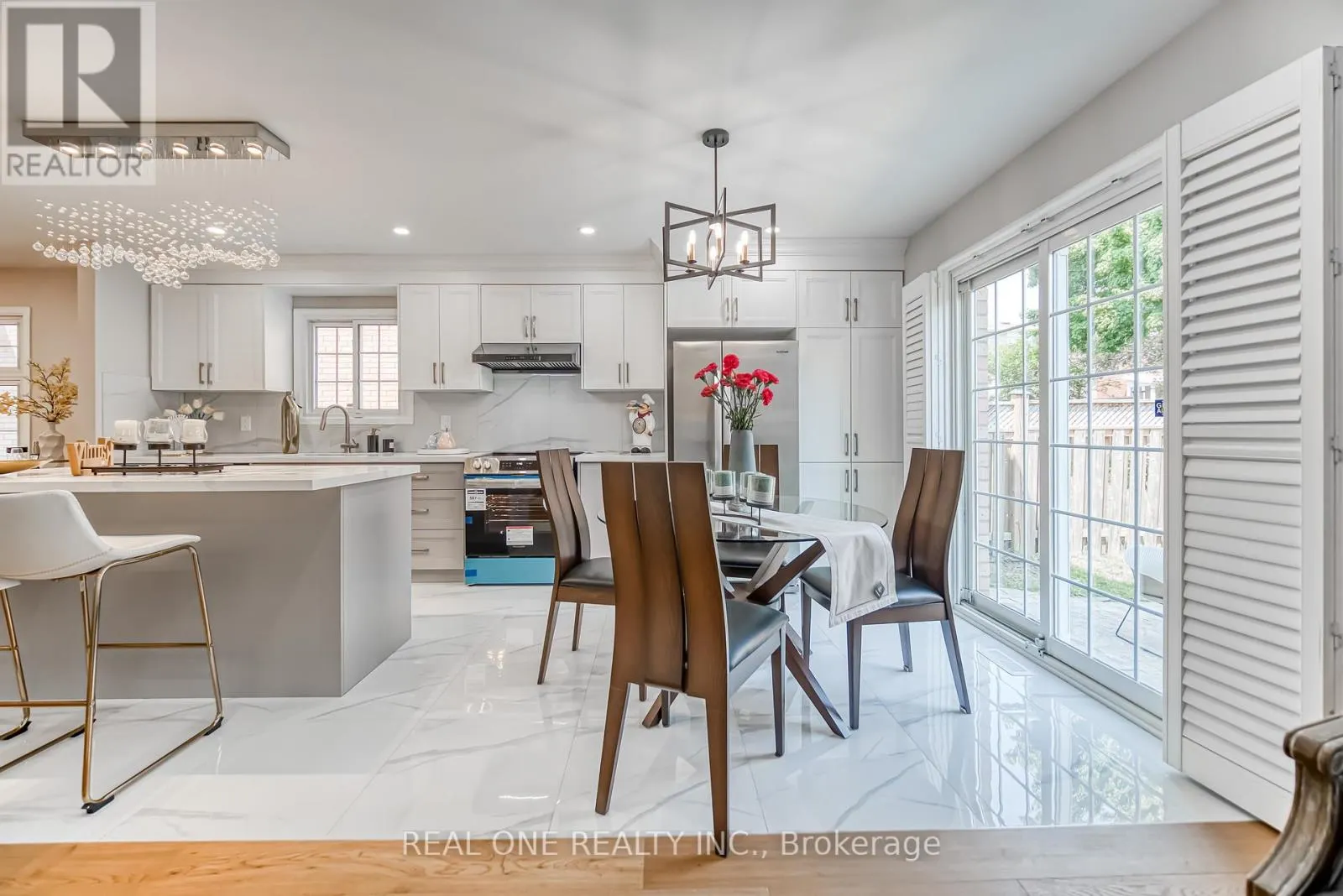 10 SQUIRE DRIVE