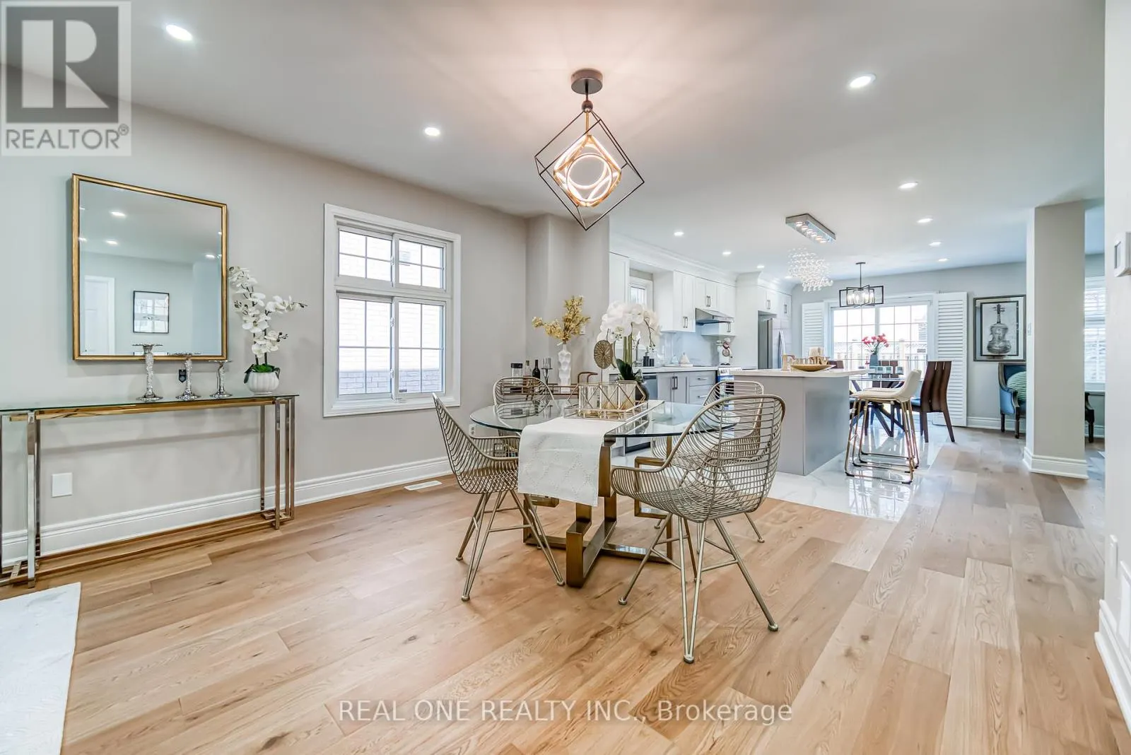 10 SQUIRE DRIVE