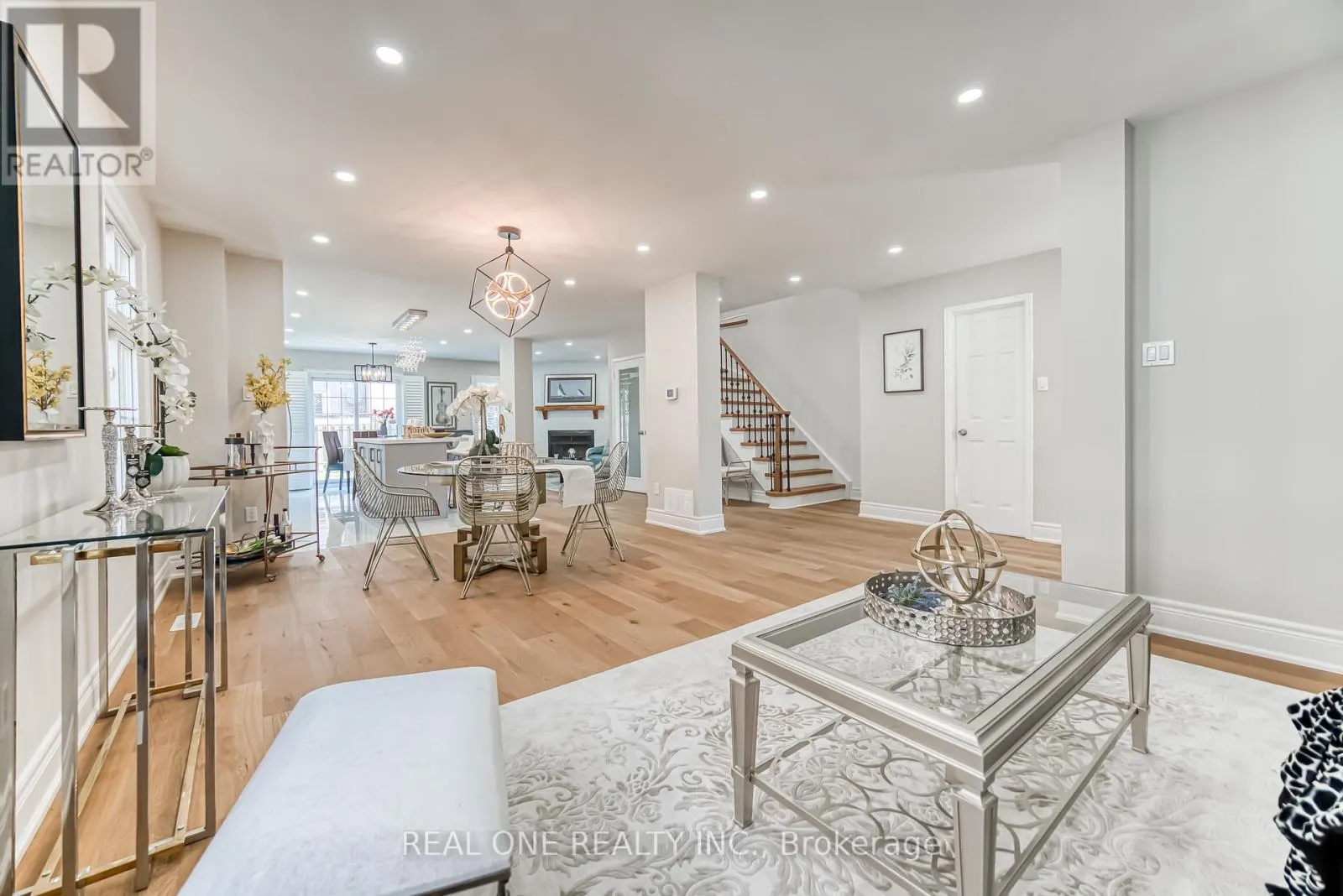 10 SQUIRE DRIVE