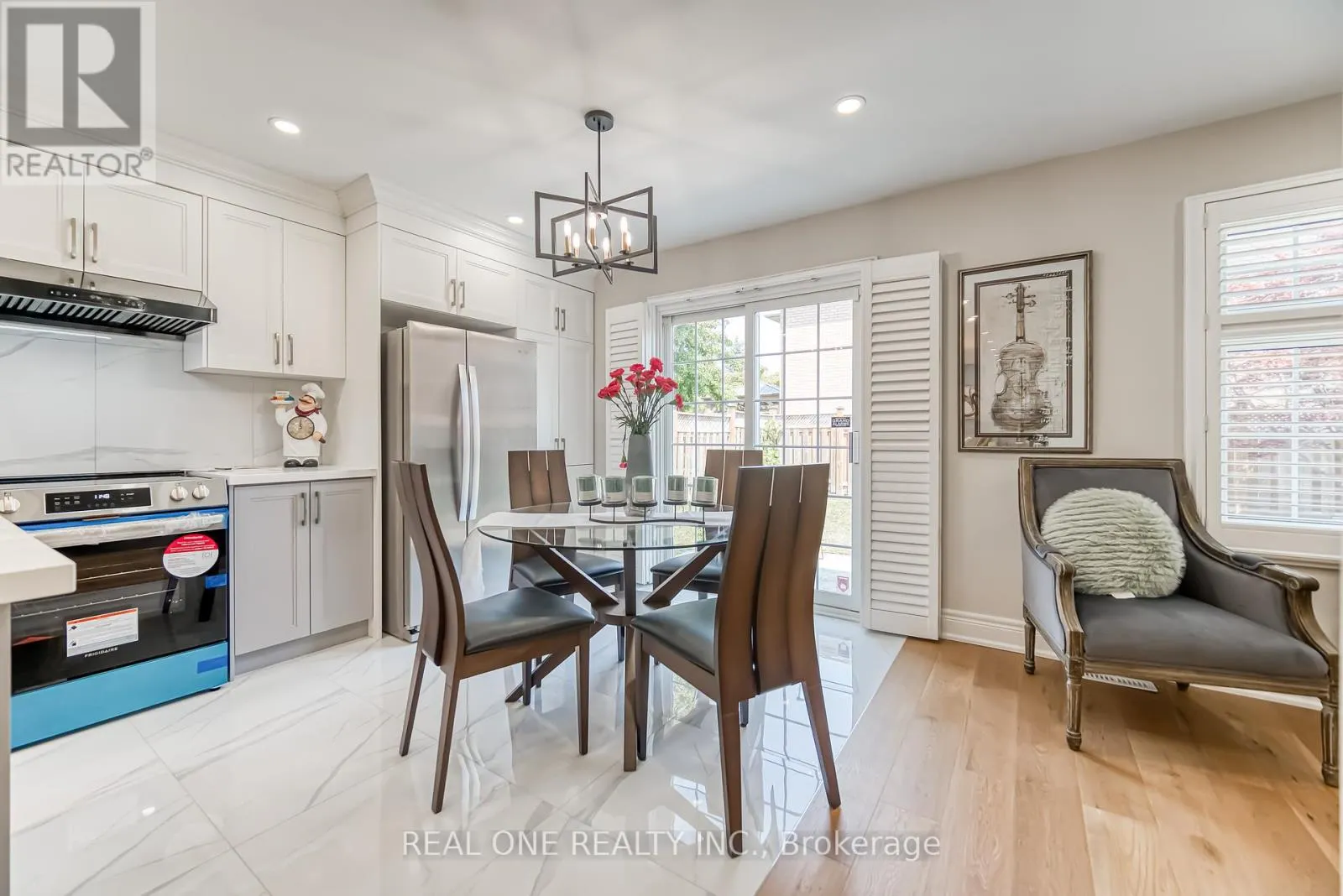 10 SQUIRE DRIVE