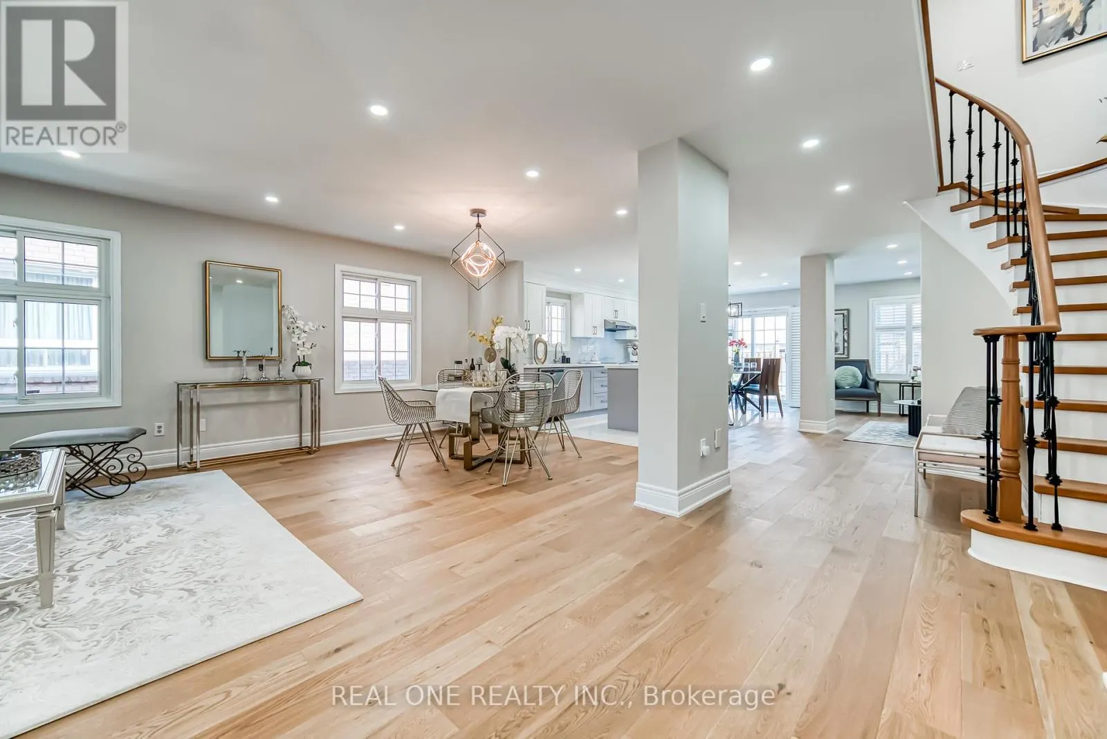 10 SQUIRE DRIVE