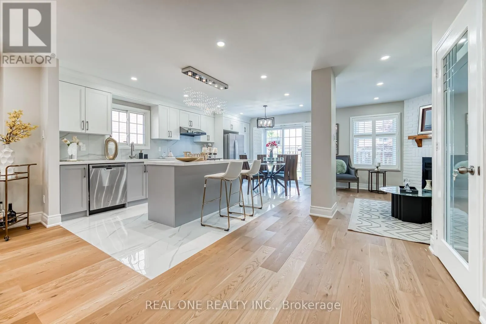 10 SQUIRE DRIVE
